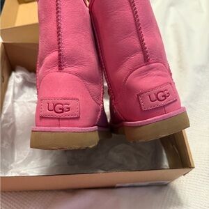 Girls UGGS SIZE 11
